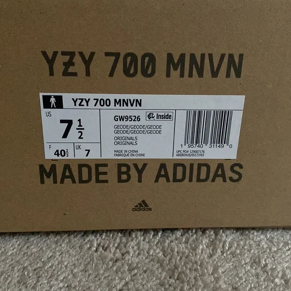 YEEZY 700 MNVN